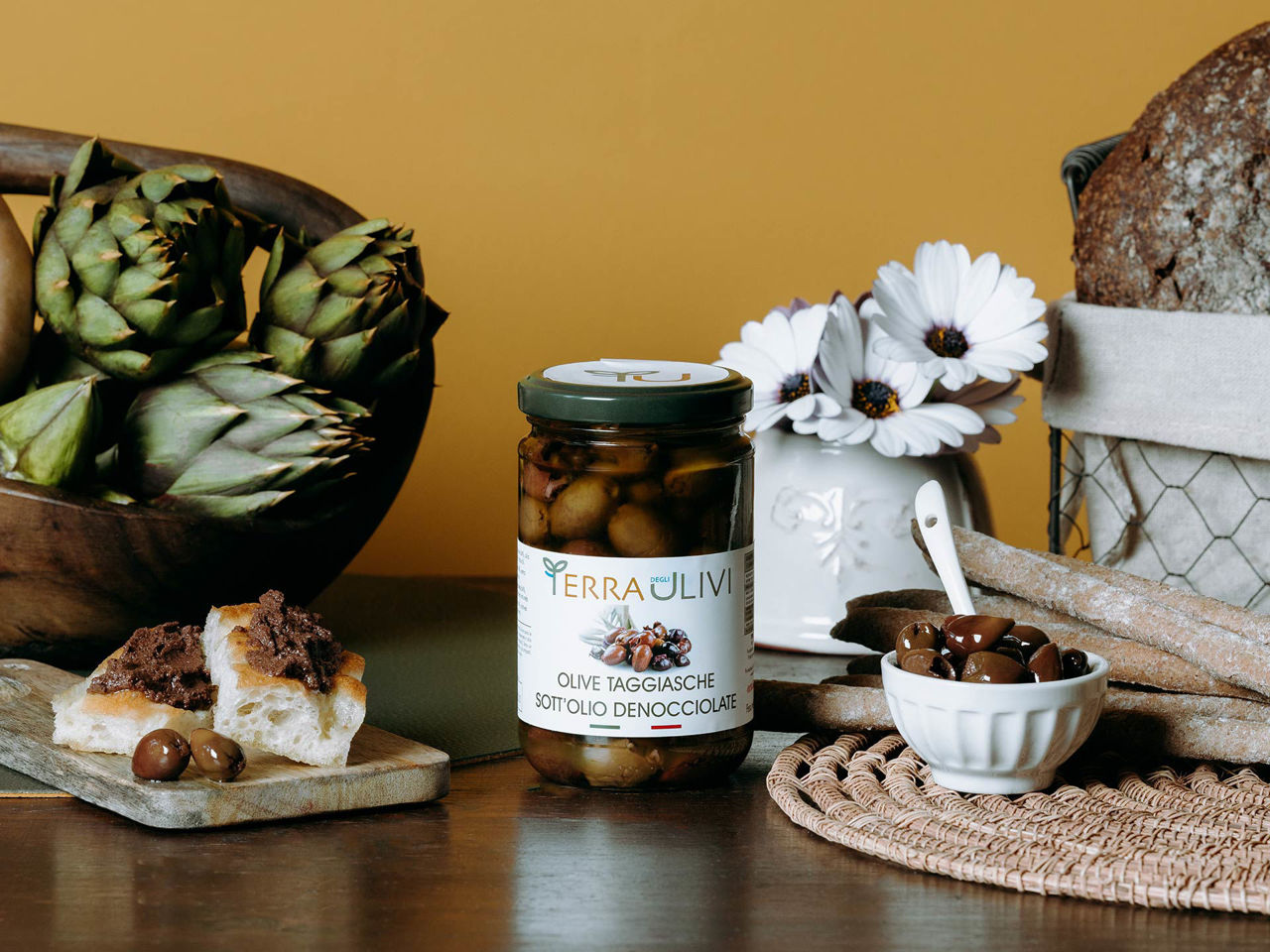 Olive Taggiasche sott'olio denocciolate