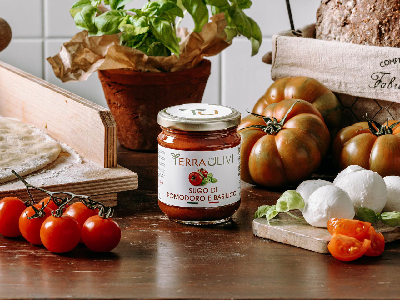 Sugo di pomodoro con basilico